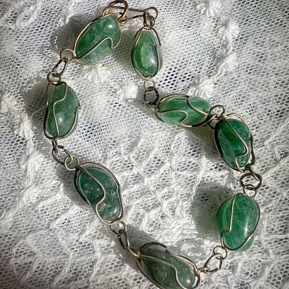 Vintage Green Aventurine Tumbled Stone Bracelet - Picture 3 of 11